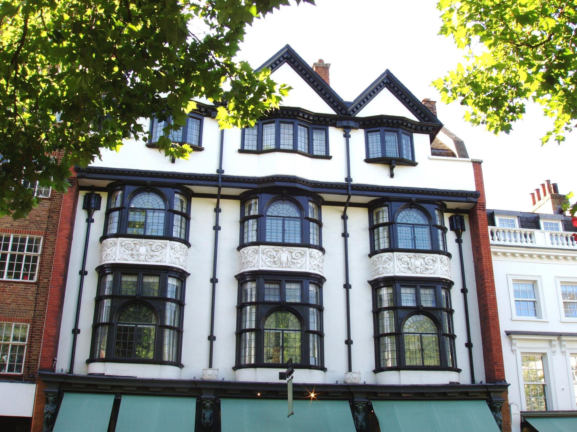 Ivy Chelsea Garden-3 July 2017. (Pub, External). Published on 02-07-2017