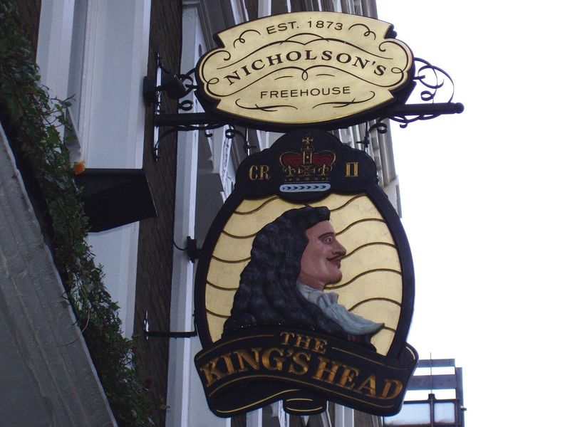 Kings Head W1 sign Feb 2017. (Pub, External, Sign). Published on 05-02-2017