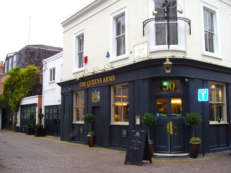 Queens Arms S Ken Nov 2024. (Pub, External, Key). Published on 09-11-2024