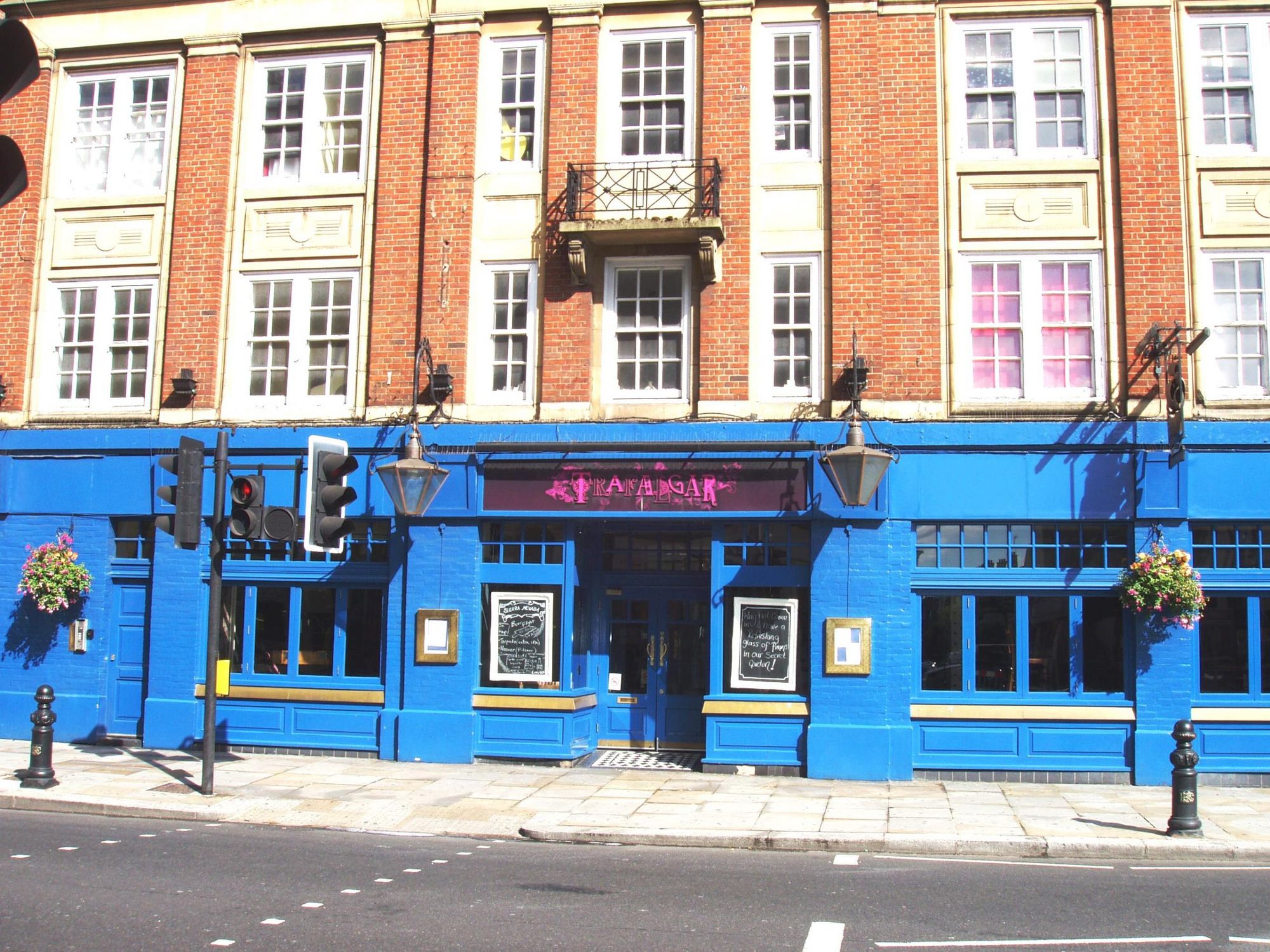Trafalgar SW3-2 July 2017. (Pub, External). Published on 02-07-2017