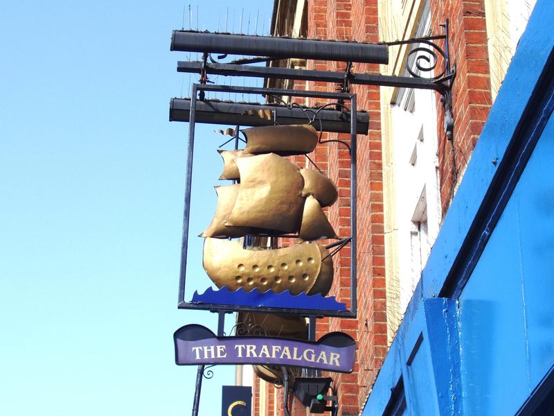 Trafalgar SW3-sign July 2017. (Pub, External, Sign). Published on 02-07-2017