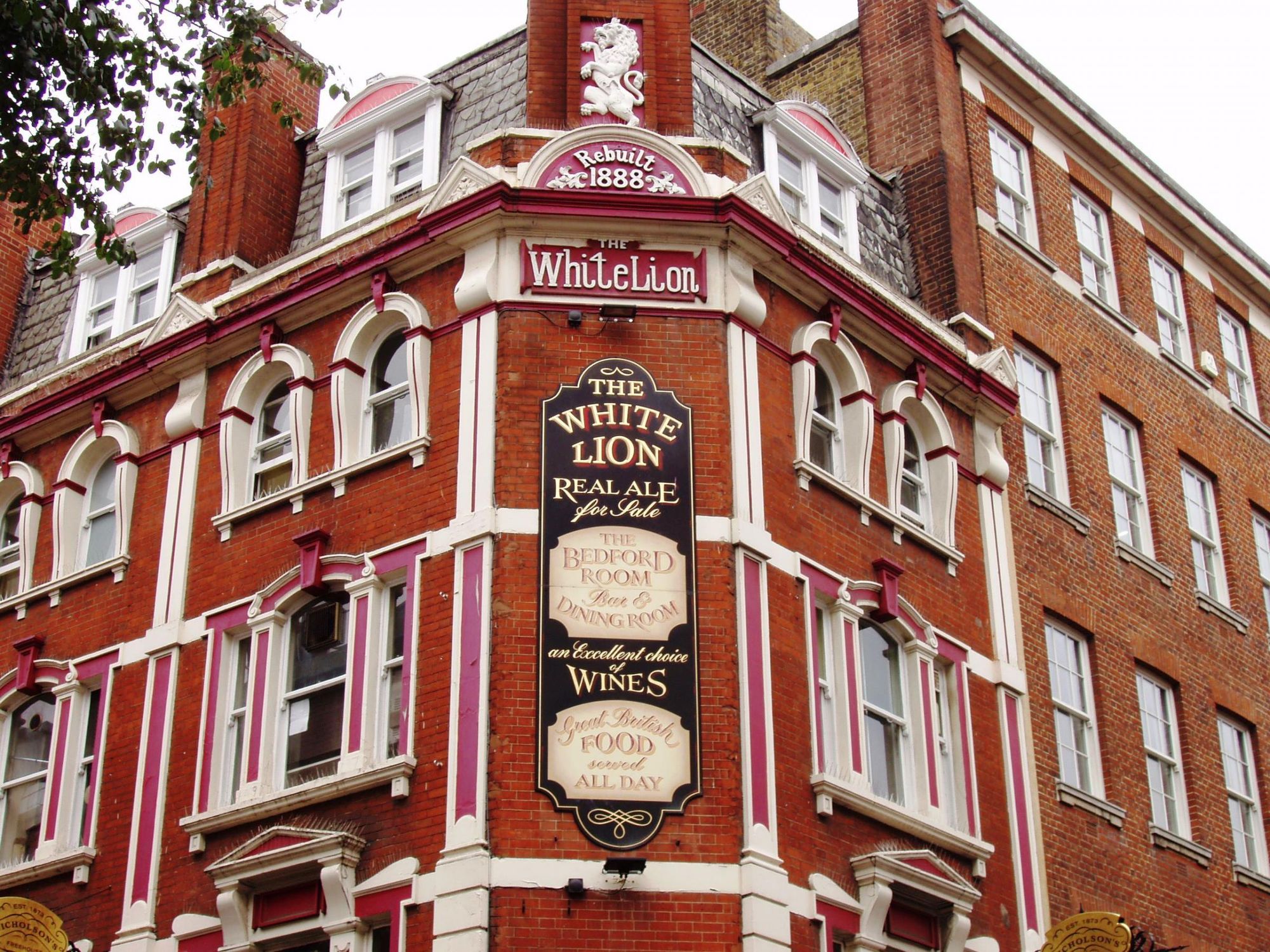 White Lion WC2-2 Sep 2017. (Pub, External). Published on 17-09-2017
