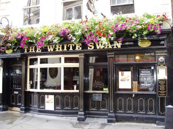 White Swan 2 WC2 Aug 2015. (Pub, External). Published on 02-08-2015