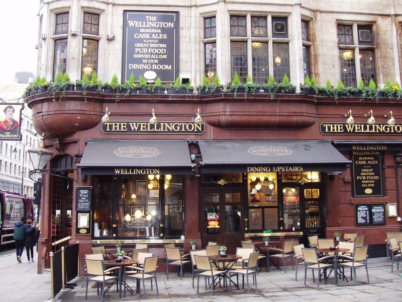 Wellington WC2 Jan 2017. (Pub, External, Key). Published on 08-01-2017