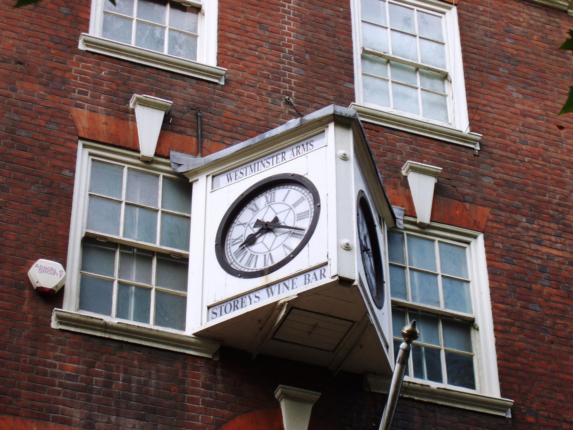 Westminster Arms clock SW1 Oct 2017. (Pub, External). Published on 09-10-2017