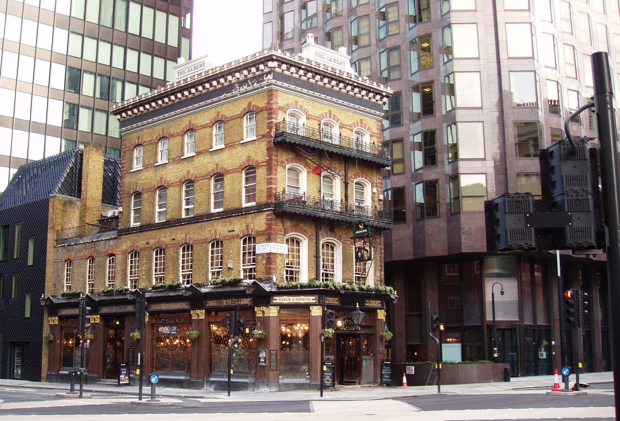 Albert SW1 Dec 2019. (Pub, External, Key). Published on 08-12-2019