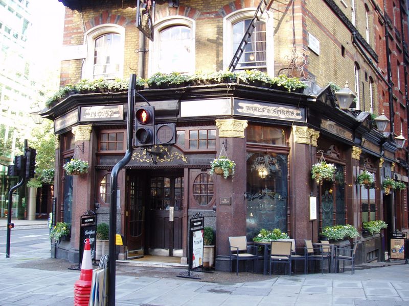 Albert SW1-1 Oct 2017. (Pub, External). Published on 09-10-2017
