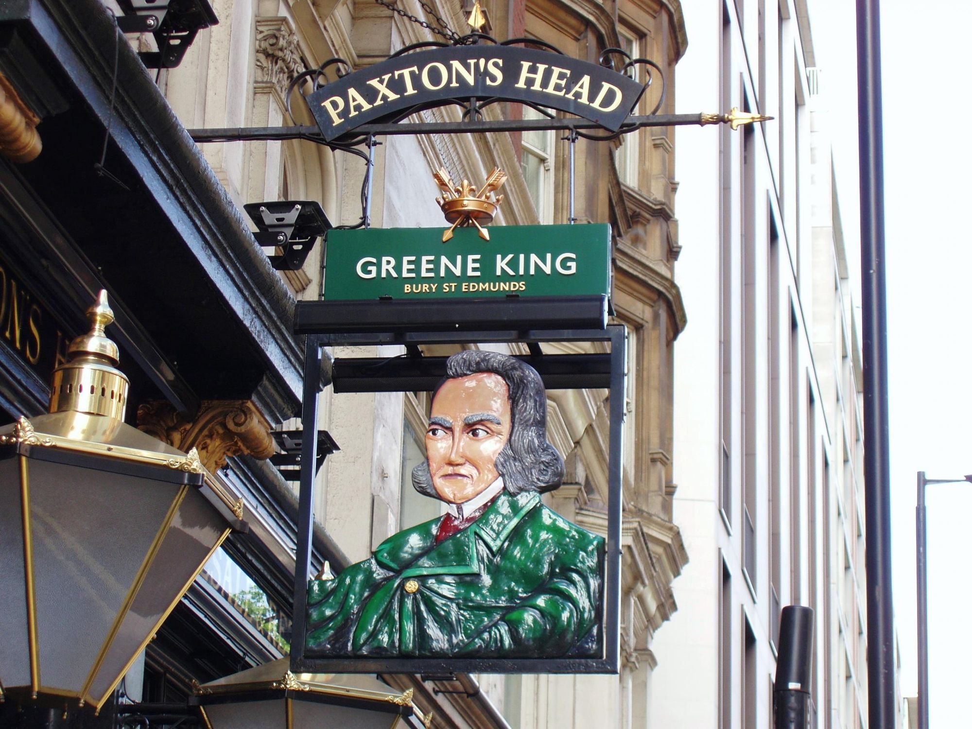 Paxtons Head sign SW1 June 2017. (Pub, External, Sign). Published on 11-06-2017