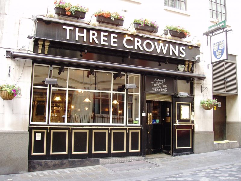 Three Crowns SW1-1 July 2018. (Pub, External, Key). Published on 22-07-2018