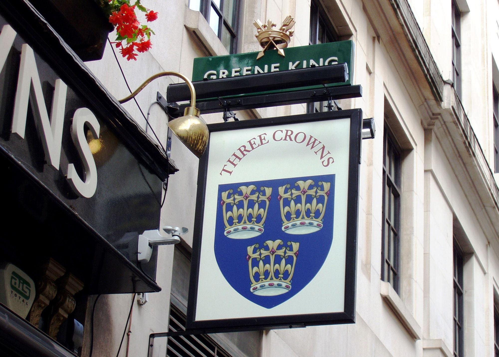 Three Crowns SW1-3 July 2018. (Pub, External, Sign). Published on 22-07-2018