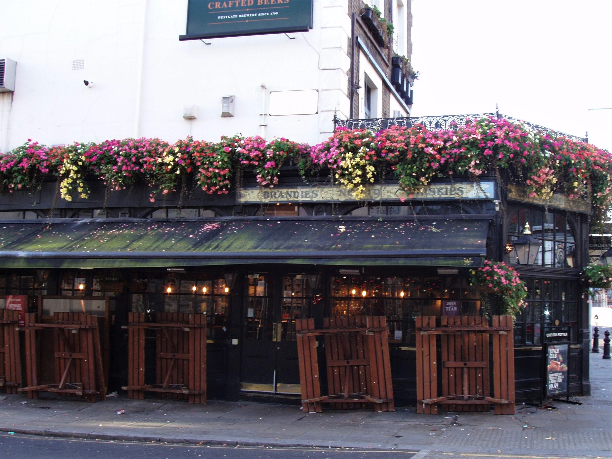 Chelsea Potter-2 Nov 2021. (Pub, External). Published on 21-11-2021