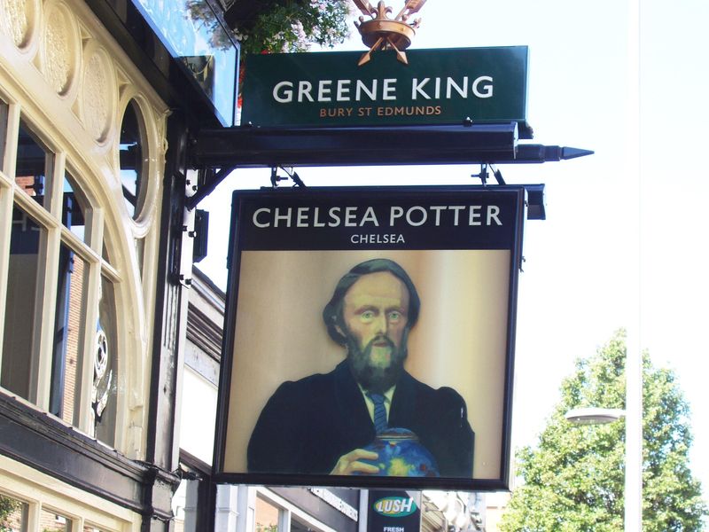 Chelsea Potter-swingsign July 2017. (Pub, External, Sign). Published on 02-07-2017 