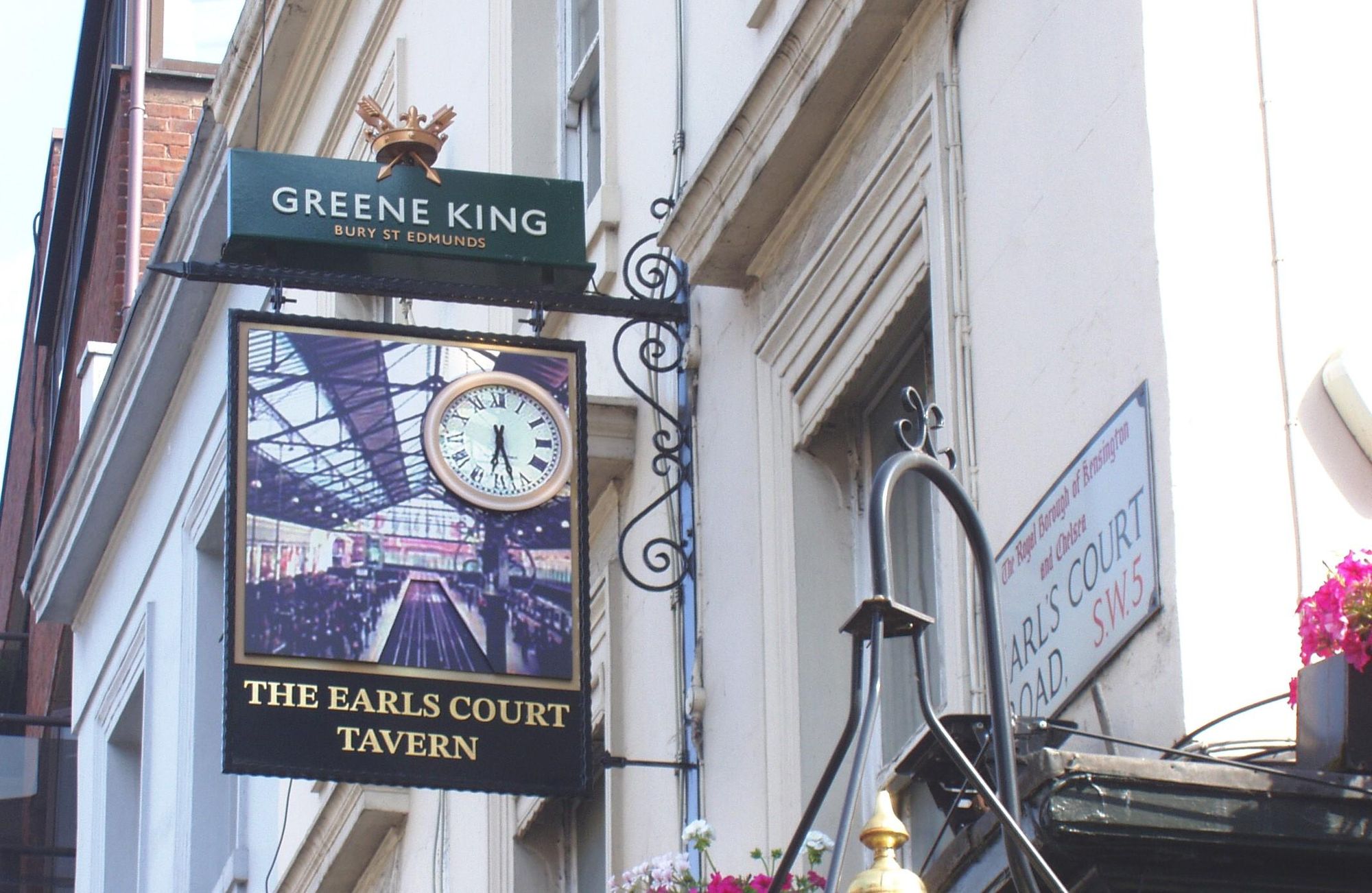 Earls Court Tavern sign July 2018. (Pub, External, Sign). Published on 01-07-2018