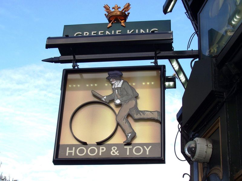 Hoop & Toy SW7 sign Nov 2017. (Pub, External, Sign). Published on 19-11-2017 