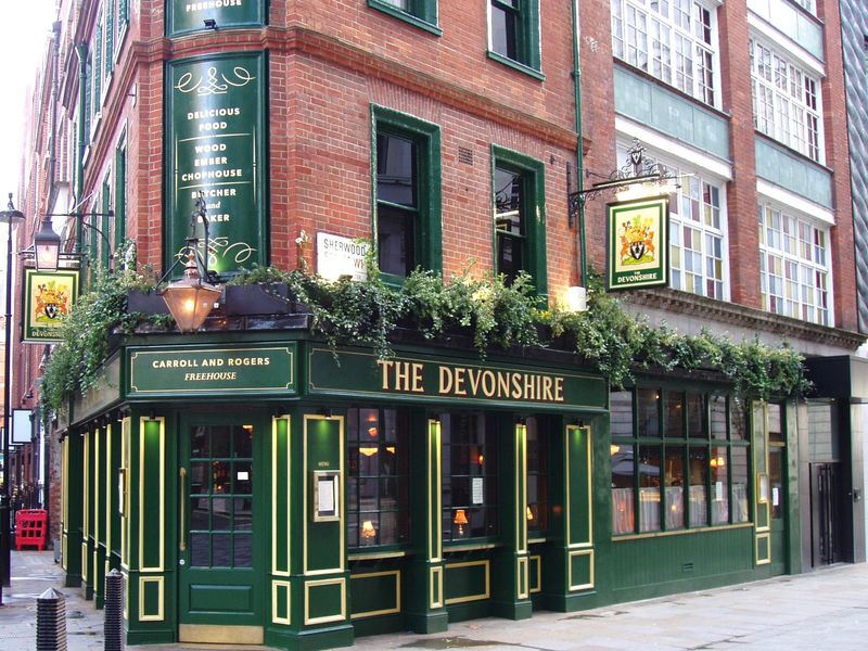 Devonshire W1 Nov 2023. (Pub, External, Key). Published on 05-11-2023