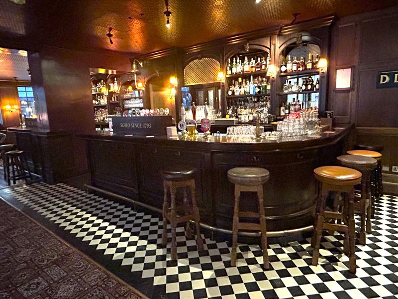 Devonshire-1. (Pub, Bar). Published on 18-11-2023 
