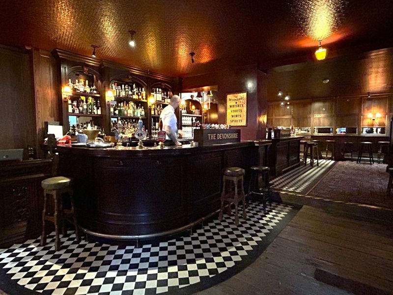 Devonshire-2. (Pub, Bar). Published on 18-11-2023 