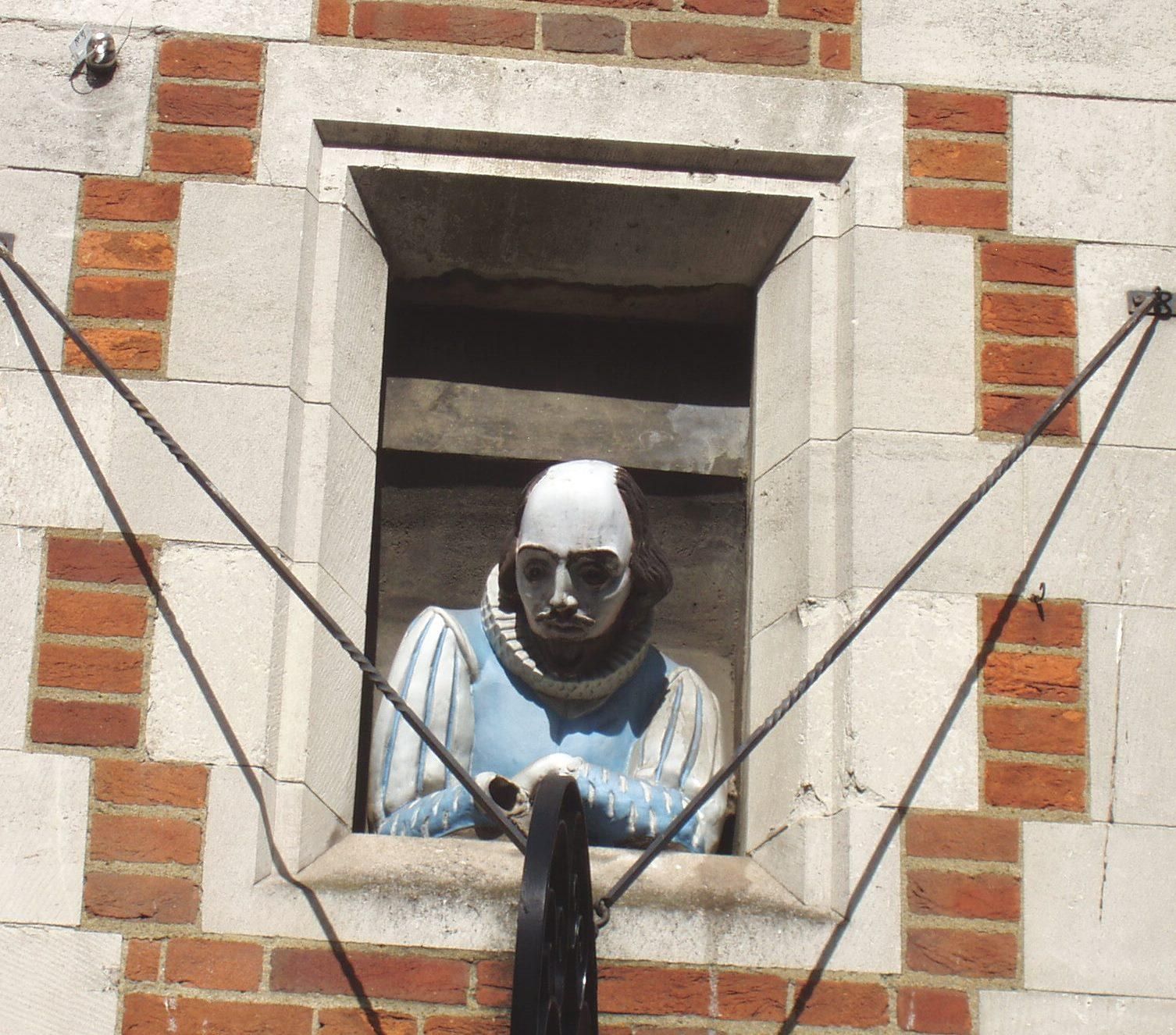 Shakespeare Head W1 wall June 2017. (Pub, External). Published on 06-06-2017