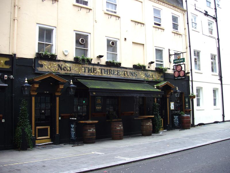 Three Tuns Marylebone-2 Feb 2022. (Pub, External). Published on 20-02-2022 