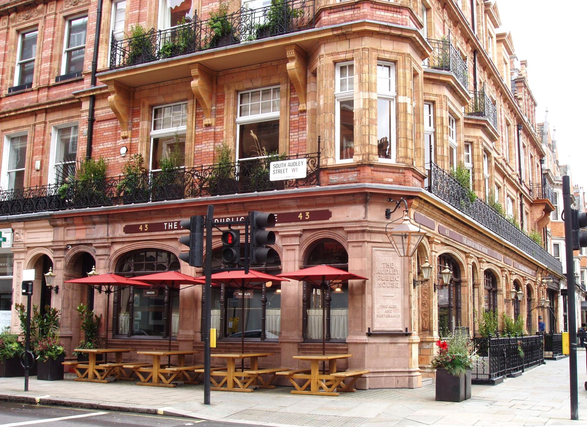 Audley W1-1 Mar 2023. (Pub, External, Key). Published on 19-03-2023
