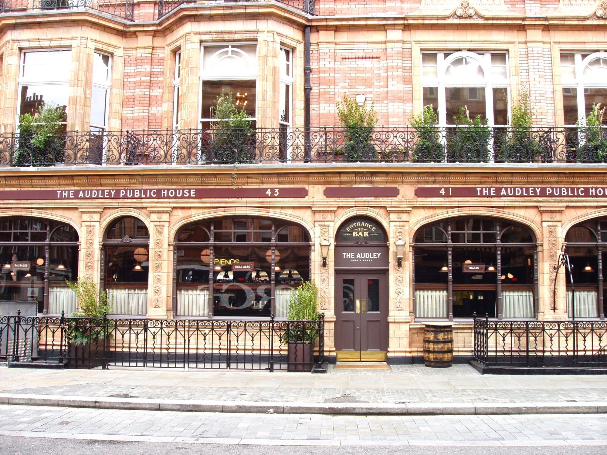 Audley W1-2 Mar 2023. (Pub, External). Published on 19-03-2023