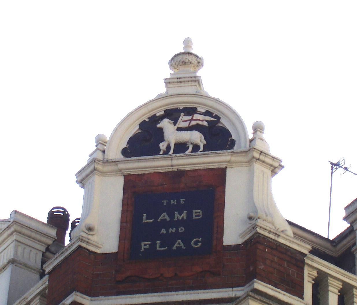 Lamb & Flag W1-roof Aug 2017. (Pub, External, Sign). Published on 20-08-2017