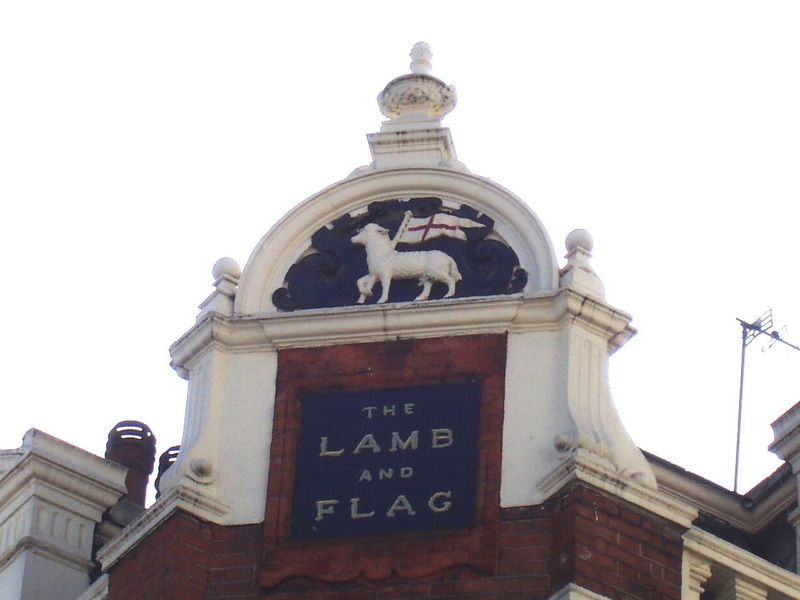 Lamb & Flag W1-roof Aug 2017. (Pub, External, Sign). Published on 20-08-2017 