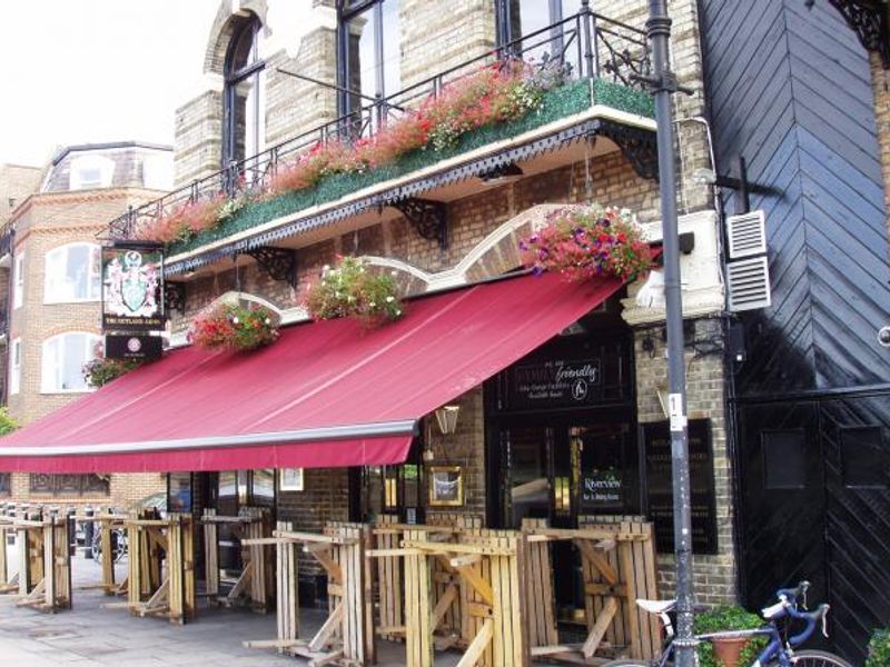Hammersmith, Rutland Arms looking NW. (Pub, External). Published on 04-08-2013 