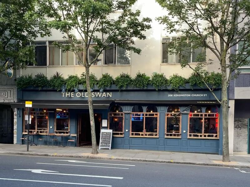 Old Swan W8-1 Aug 2021. (Pub, External, Key). Published on 17-08-2021