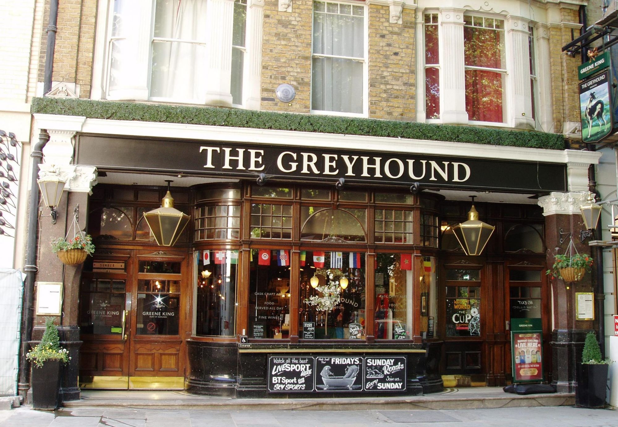 Greyhound W8-1 July 2018. (Pub, External, Key). Published on 01-07-2018
