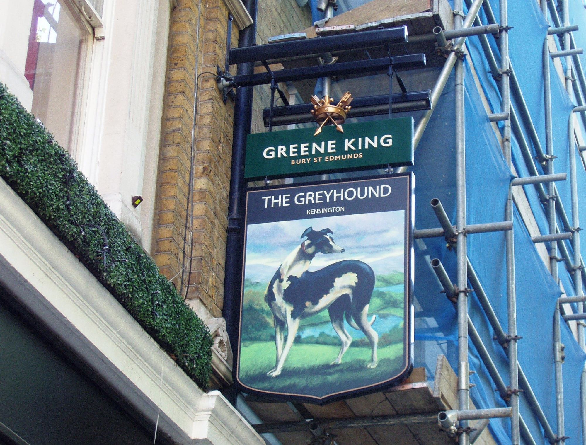 Greyhound W8-2 July 2018. (Pub, External, Sign). Published on 01-07-2018