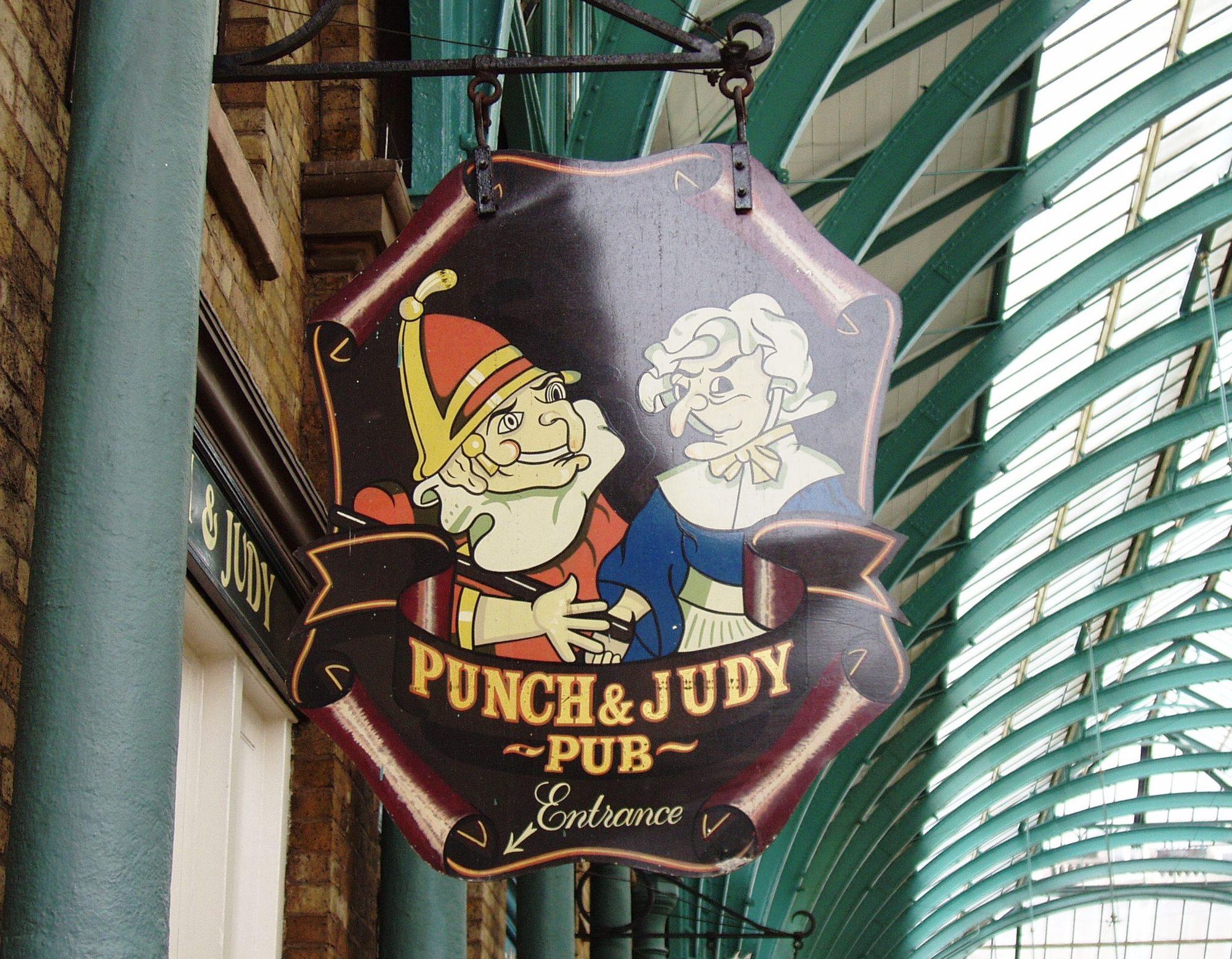 Punch & Judy WC2 sign Sep 2017. (Pub, External, Sign). Published on 17-09-2017