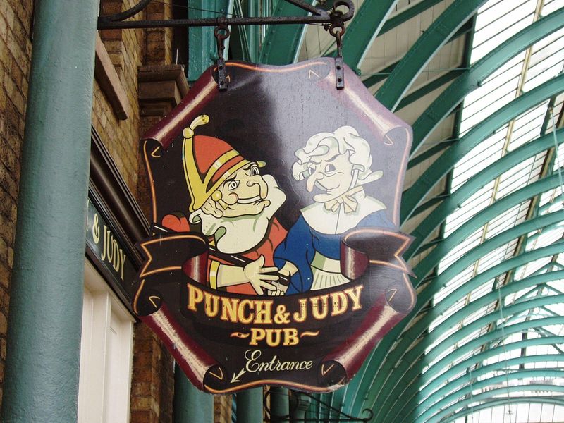Punch & Judy WC2 sign Sep 2017. (Pub, External, Sign). Published on 17-09-2017 