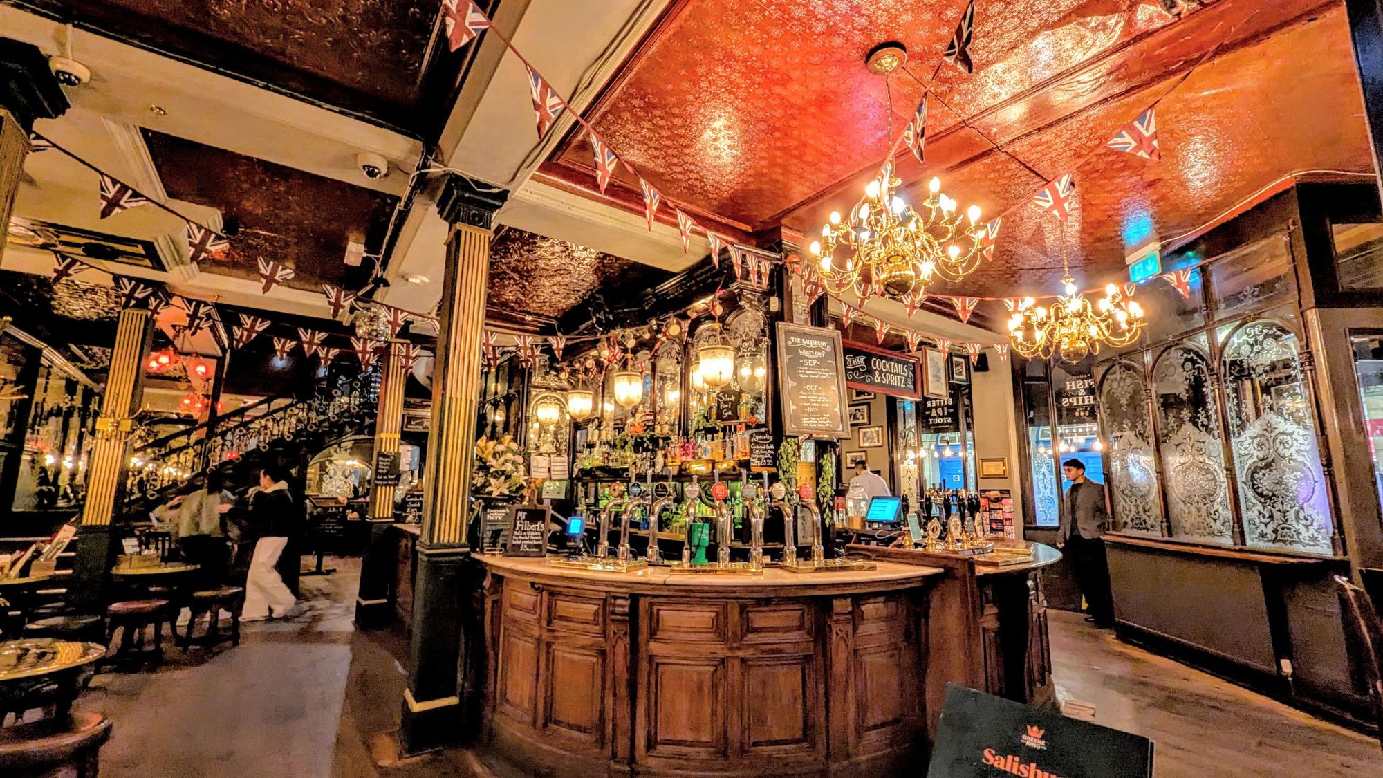 Salisbury interior-4 via Hugh Steele. (Pub, Bar). Published on 11-11-2025