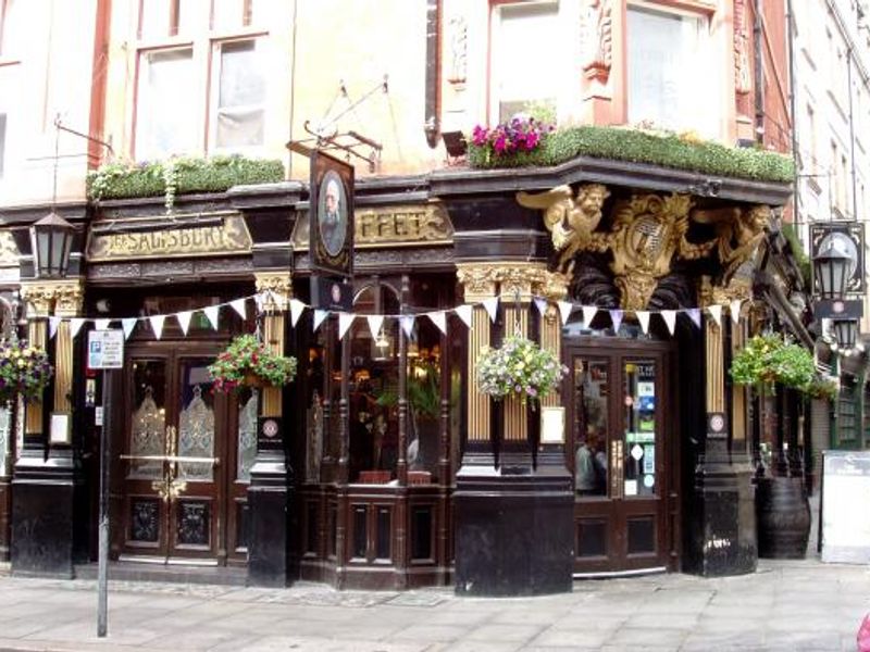 Salisbury WC2 Aug 2015. (Pub, External). Published on 02-08-2015 