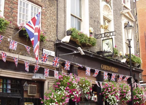 Queens Head SW3 side. (Pub, External). Published on 25-09-2014