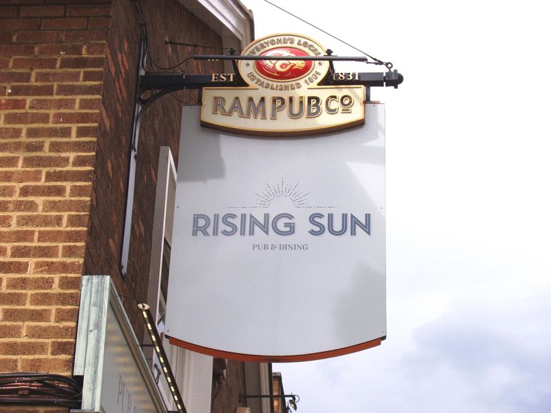 Rising Sun SW1 swingsign June 2019. (Pub, External, Sign). Published on 10-06-2019