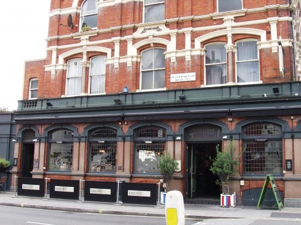 Duke on the Green SW6 side. (Pub, External). Published on 28-09-2014