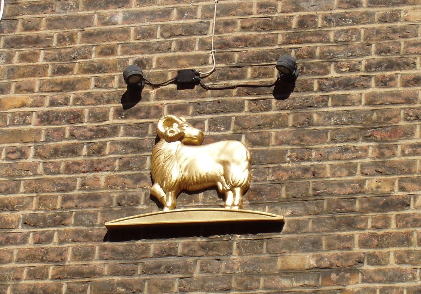 Guinea W1 wall plaque Aug 2017. (Pub, External). Published on 27-08-2017