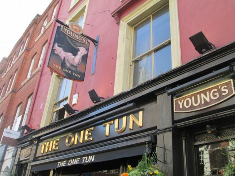 Photo date: May 2013. (Pub, External). Published on 26-07-2013 