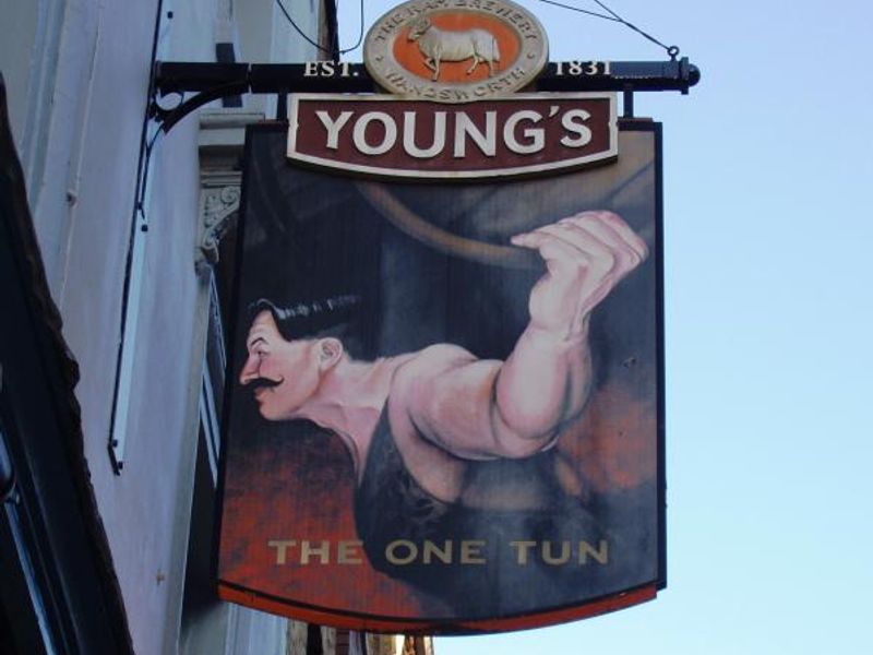 One Tun W1 sign. (Pub, External, Sign). Published on 28-12-2014 