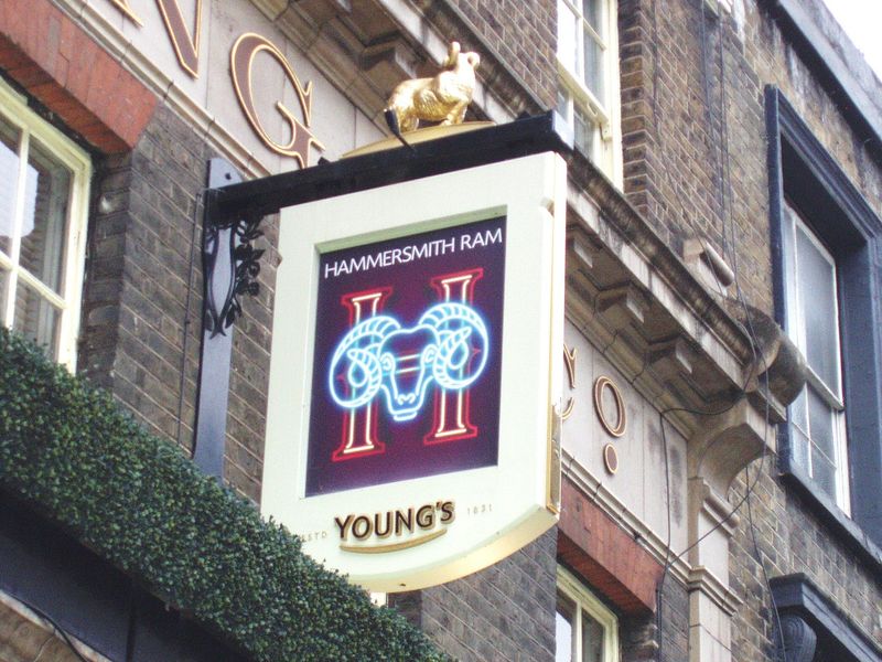 Hammersmith Ram W6-sign Feb 2018. (Pub, External, Sign). Published on 21-02-2018