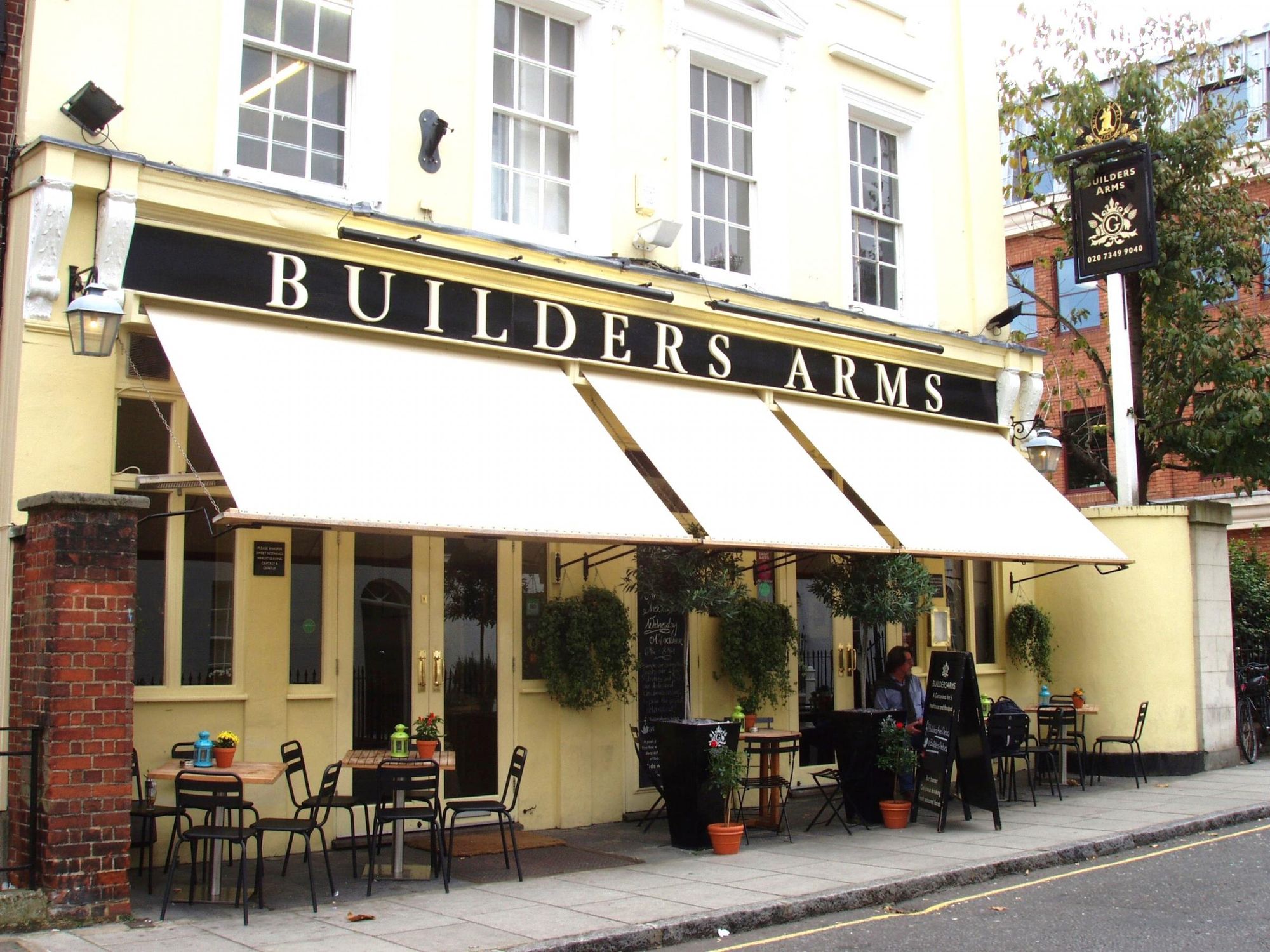 Builders Arms SW3 side. (Pub, External). Published on 28-07-2022