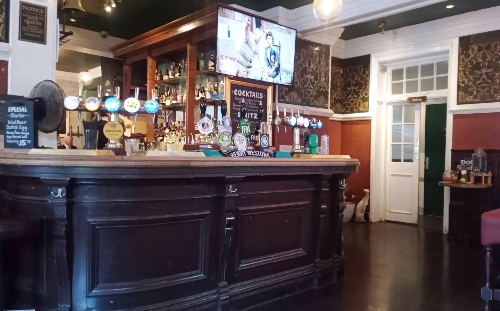 Taken May 2025. (Bar). Published on 01-06-2025
