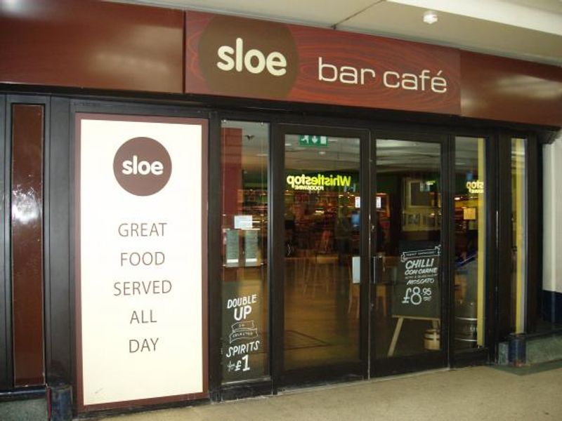 Sloe Bar Victoria Station. (Pub, External, Key). Published on 01-02-2015
