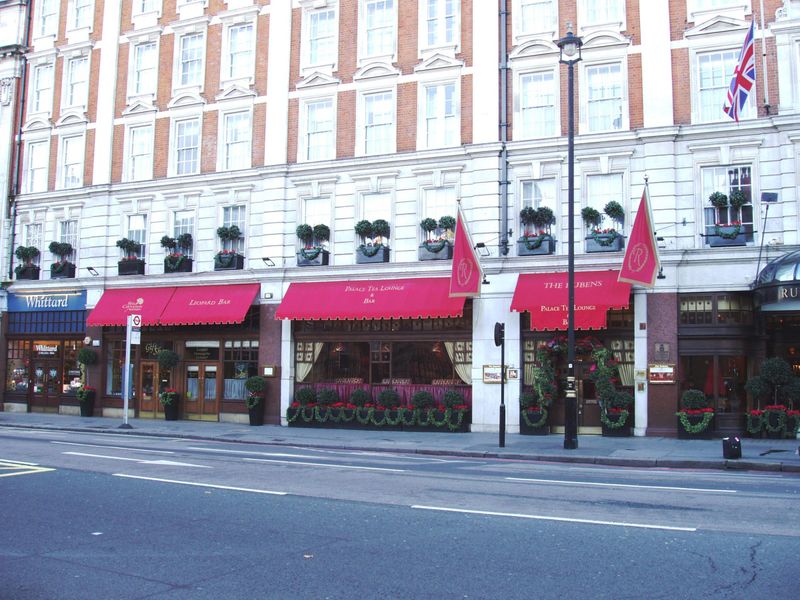 Cavalry Bar Rubens Hotel SW1-2 Nov 2017. (Pub, External). Published on 05-11-2017