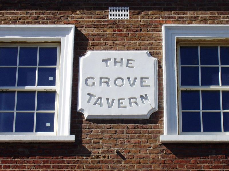 Beauchamp wall plaque. (Pub, External). Published on 14-03-2023
