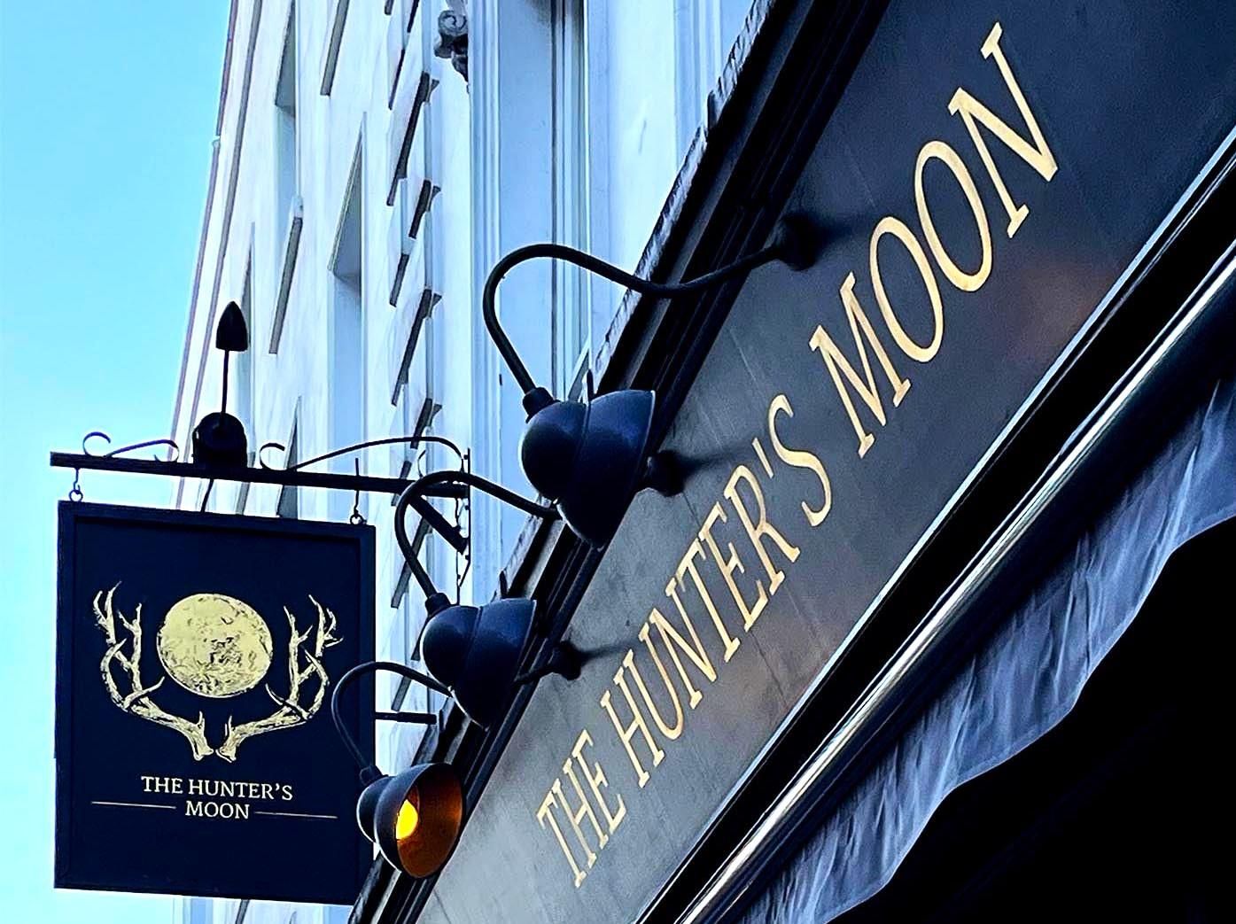 Hunters Moon Dec 2025 Tris C. (Pub, External, Sign). Published on 31-12-2025