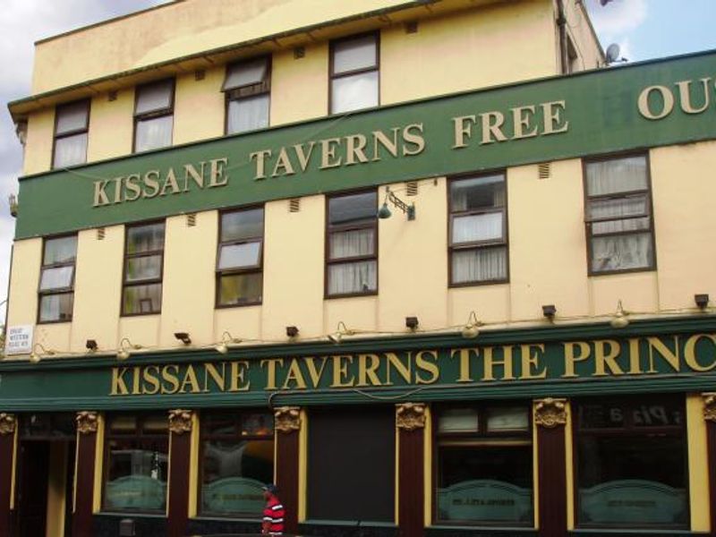 Maida Hill, PrinceofWales1. (Pub, External). Published on 06-08-2013