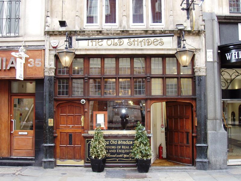 Old Shades SW1 Oct 2017. (Pub, External). Published on 09-10-2017